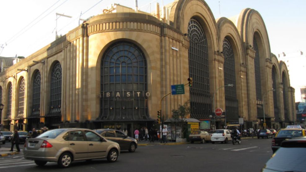 Tres tucumanos fueron detenidos en el Abasto: los confundieron con terroristas.