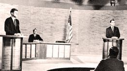 1960: Nace la era de la televisión con la competencia entre John F. Kennedy y Richard Nixon.
