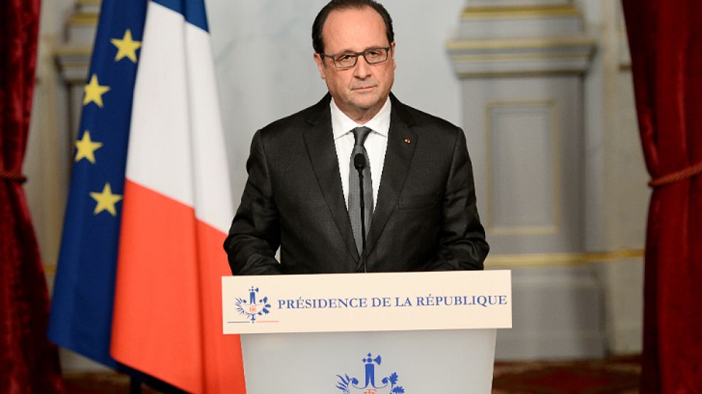 Hollande reclamó una reforma constitucional para poder luchar contra el terrorismo.