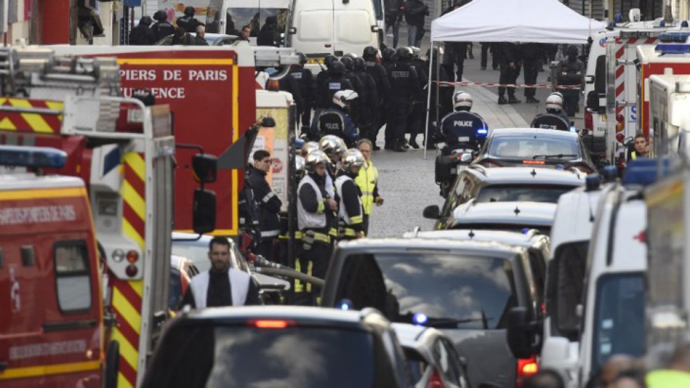 Largo enfrentamiento a tiros en el norte de París.