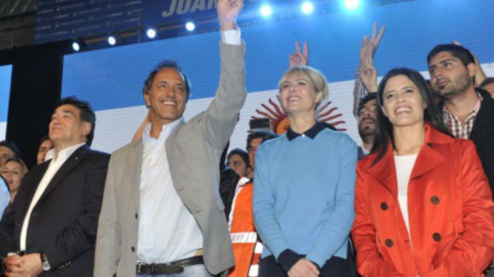 El candidato presidencial por el oficialismo, Daniel Scioli, cerró su campaña en La Matanza.