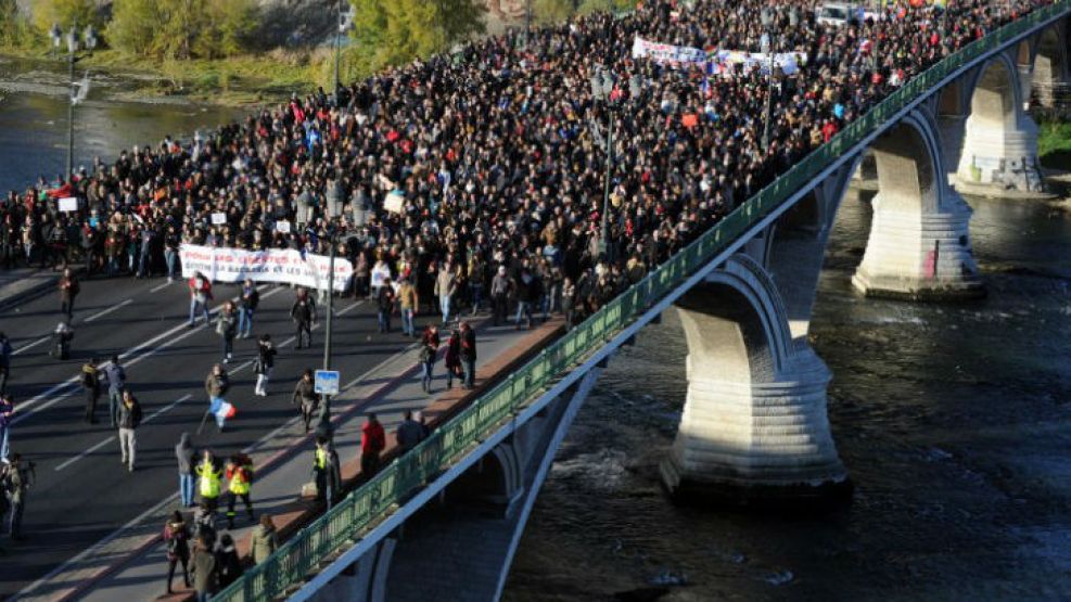 Miles de personas realizaron este sábado marchas silenciosas en toda Francia.