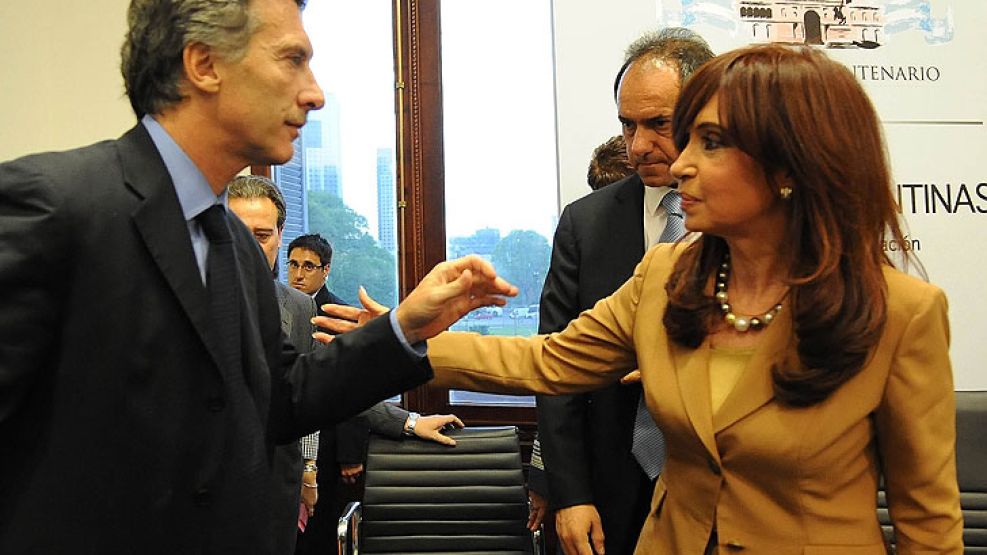 El macrismo ratificó hoy su posición de que el traspaso de mando de la presidenta Cristina Fernández de Kirchner a Mauricio Macri debe ser en la Casa Rosada.