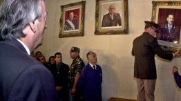 Momento clave: Néstor Kirchner ordena bajar el cuadro de Videla 