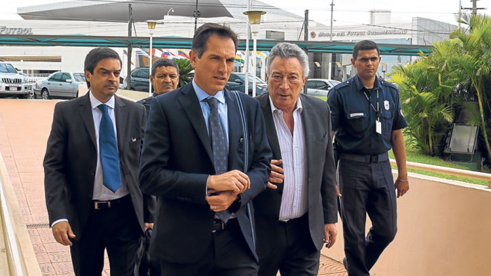 En Paraguay. El presidente de la AFA viajó a la ciudad de Luque por reuniones de la Conmebol.