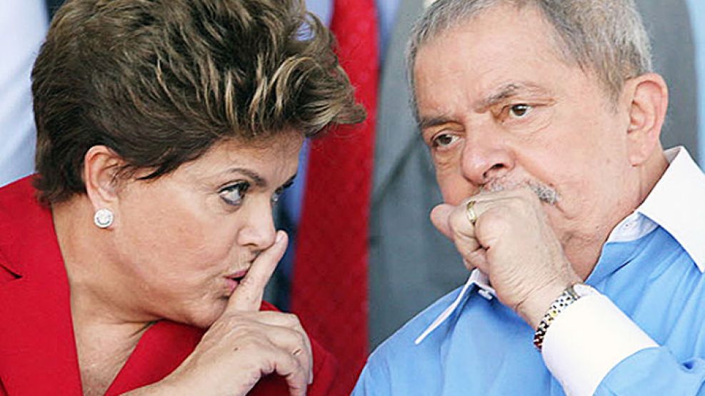 Tensión. Rousseff enfrenta pedidos de juicio político; Lula, presión policial para ir a los tribunales.