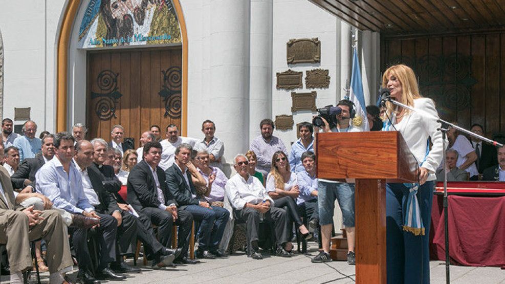 Ayer, la intendenta Verónica Magario les tomó juramento a distintos dirigentes que formarán el nuevo gabinete municipal.