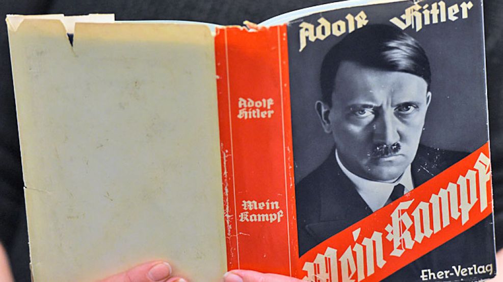 Libro. Hitler lo escribió en 1924. Se publicó en 1925.