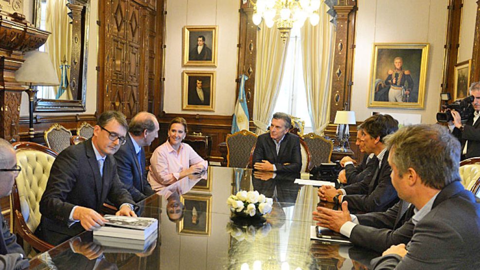 Por negocios . El viernes, el presidente Macri se reunió con el CEO de la multinacional alimentaria Nestlé, Paul Bulcke.