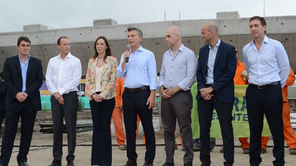 En el anuncio el jefe de Estado fue acompañado por María ugenia Vidal, Horacio Rodríguez Larreta, Martín Insaurralde, Guillermo Dietrich y Diego Santilli.