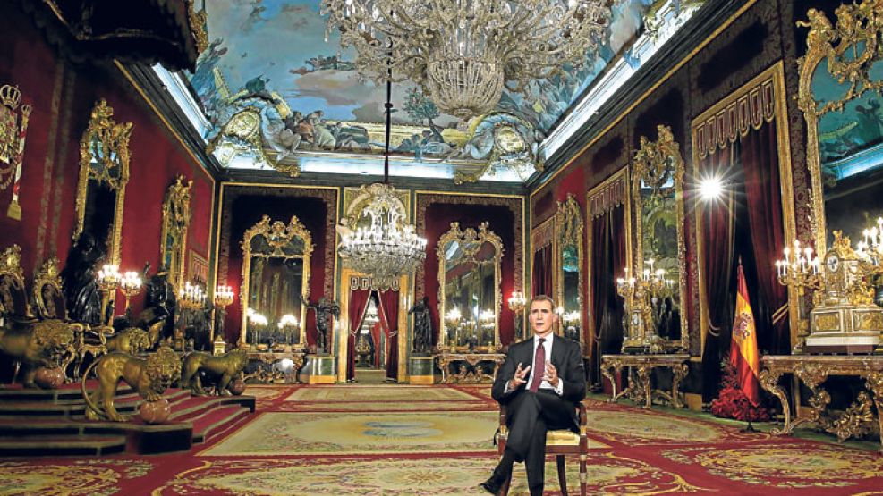Jefe de estado. Felipe VI ofreció el jueves su tradicional mensaje navideño desde el Palacio Real. La Constitución le confiere un rol propositivo y protocolar en la formación de gobierno, pero le otor