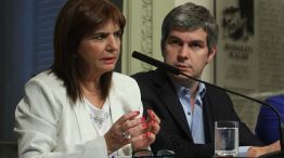 Patricia Bullrich y Marcos Peña defendieron la gestión de Vidal.