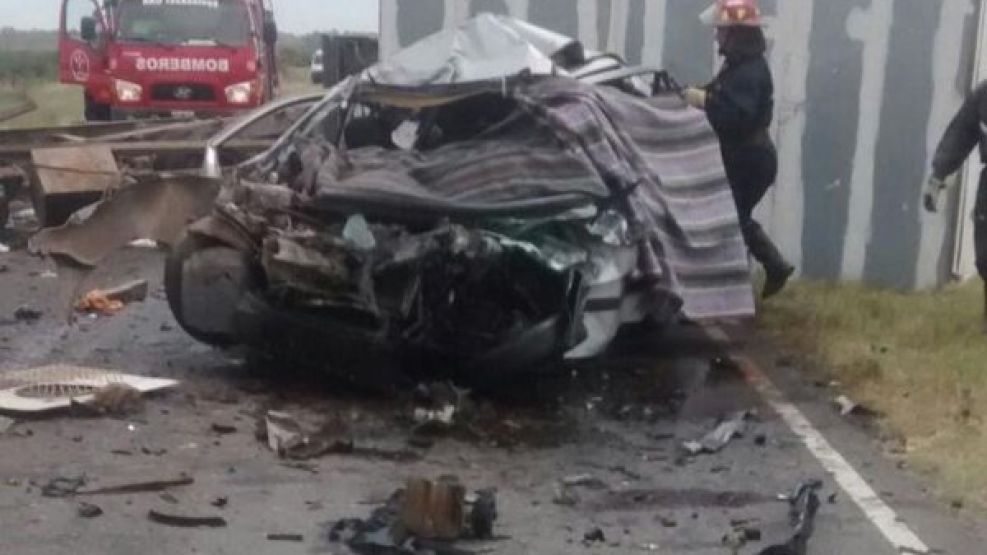 Fatal accidente en cercanías a Médanos: 4 muertos