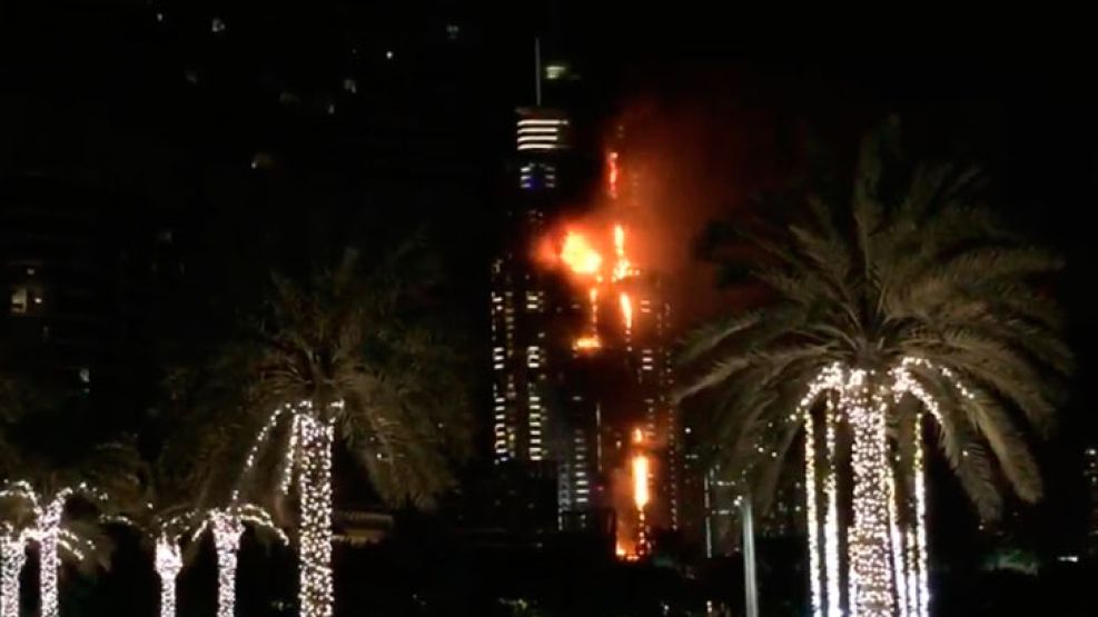 Impactante incendio en el rascacielos de The Address Hotel