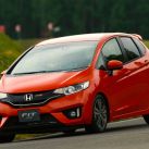 2015-honda-fit-rs-front-end-in-motion