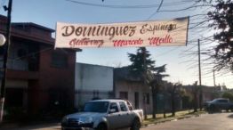 Fernández compartió en su cuenta de Twitter una imagen en donde se ve un cartel que dice "Domínguez – Espinoza – Gutiérrez – Marcelo Mallo" y aseguró que se trata de una "imagen no alterada digitalmen