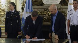 Macri y Rodríguez Larreta firmaron el traspaso de la Policía Federal a la Ciudad.