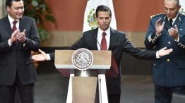 Poco después de anunciar vía Twitter la recaptura del narco más buscado, el presidente Enrique Peña Nieto brindó una breve conferencia de prensa en la que saludó a las fuerzas de seguridad que dieron 