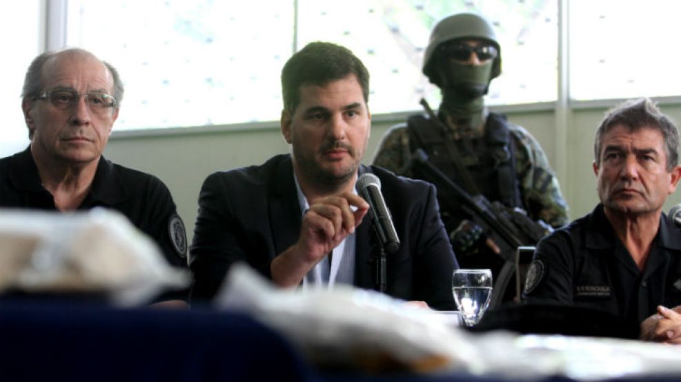 Eugenio Burzaco brindó una conferencia de prensa en la sede de la superintendencia de Drogas Peligrosas.