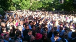 En la Plaza Alemania se concentra el homenaje al fiscal Nisman, a un año de su muerte.
