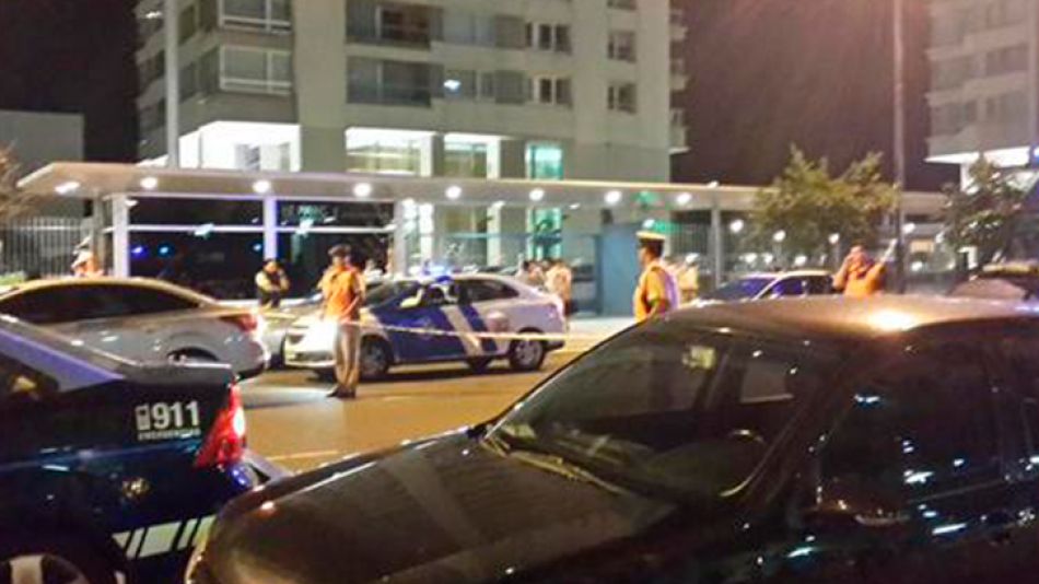 Fuerte operativo policial en la puerta del edificio del fiscal Nisman.