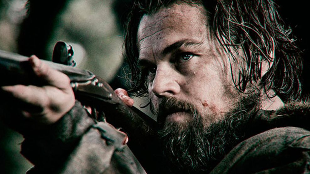 Leonardo DiCaprio interpreta a Hugo Glass, un hombre que es dado por muerto y regresa para cobrar venganza.
