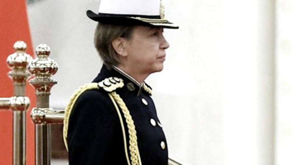 La edecán María Isabel Pansa fue la primera en llegar al grado de generala en el Ejército.