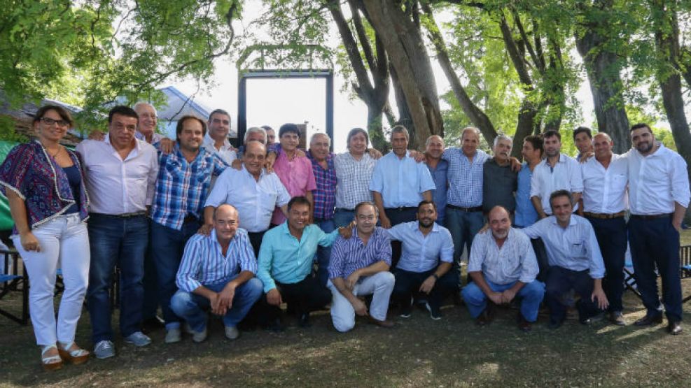Máximo se reunió con intendentes del FpV en la localidad de Berazategui.