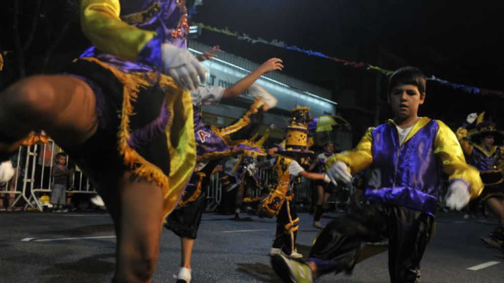 Con ritmo murguero, comenzaron los carnavales porteños