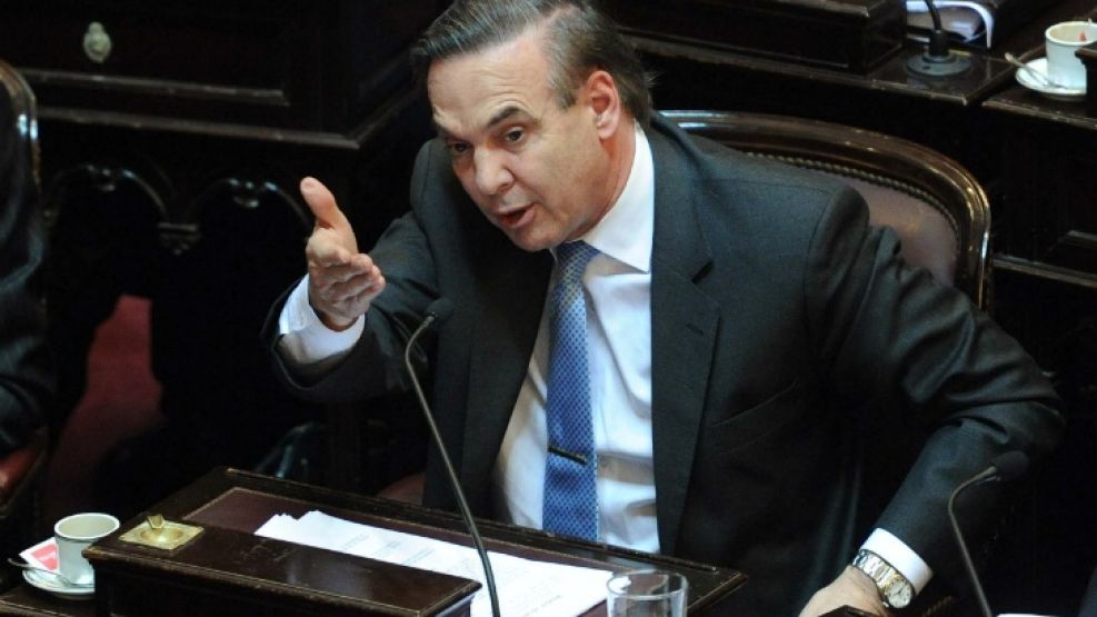  El jefe del bloque de senadores nacionales del PJ-Frente Para la Victoria, Miguel Pichetto.