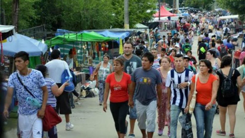 Una multitud. 70 mil personas peregrinaron en Alta Gracia hacia el santuario de la Virgen de Lourdes.