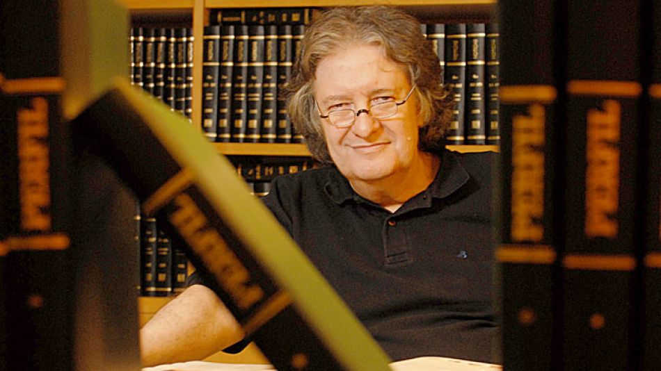 Pensar. “No insulto a nadie. Estoy tratando de pensar. Y no <br>se piensa porque se odia”.