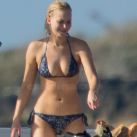 Jennifer Lawrence bikini Grosby (1)
