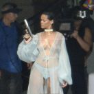 Rihanna desnuda 3