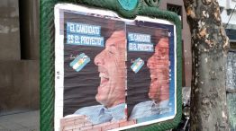La agrupación kirchnerista La Cámpora colocó carteles en las cercanías del Congreso Nacional  en donde se lo ve al presidente Mauricio Macri riéndose con la frase 