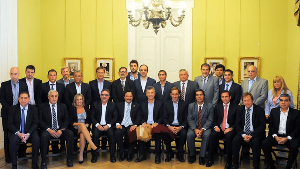 Macri junto a intendentes de todo el país.