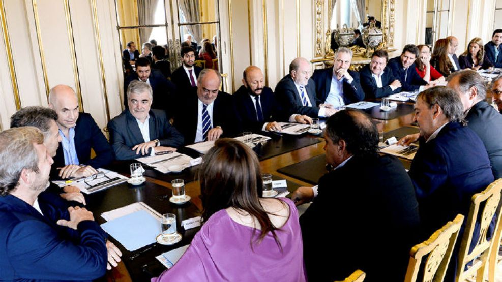 El acuerdo surgió en una reunión con los gobernadores provinciales realizada en la Casa Rosada .