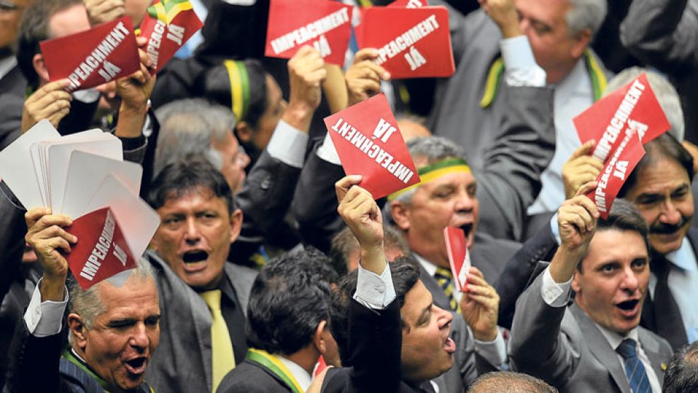 Opositores. Liderados por Cunha, reclamaron en la Cámara el juicio político a la mandataria.