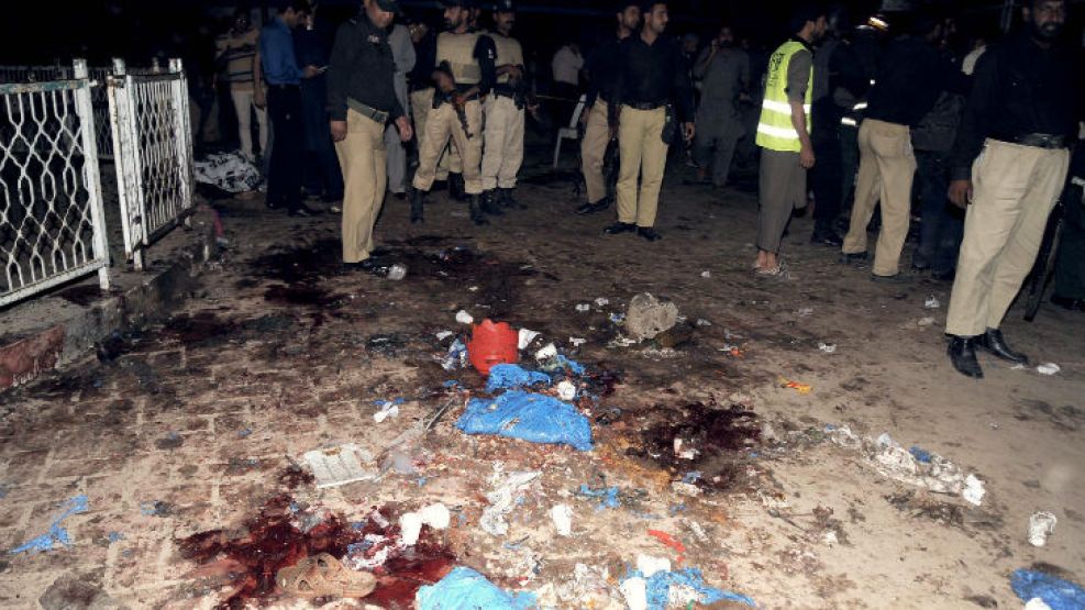 Al menos 69 muertos en un atentado suicida en Pakistán