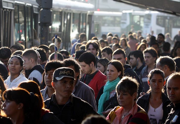 La línea C que une las cabeceras de Retiro y Constitución, no funciona desde las 5 de la mañana.