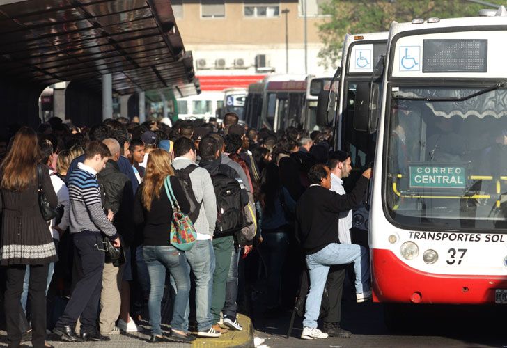 La línea C que une las cabeceras de Retiro y Constitución, no funciona desde las 5 de la mañana.