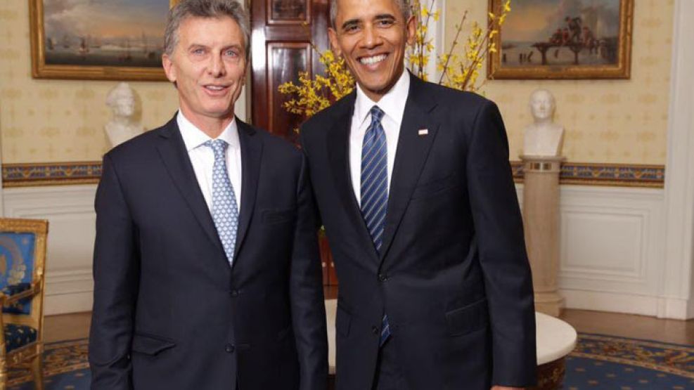 El presidente de la Argentina Mauricio Macri junto a su par de Estados Unidos, Barack Obama, anoche en la Casa Blanca.