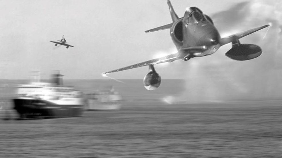 El conflicto en imagenes. Uno de los A-4B Skyhawk en pleno ataque. Los aviadores junto a sus máquinas. Y el HMS Coventry, uno de los buques de la Armada Británica hundido durante la guerra por los pil