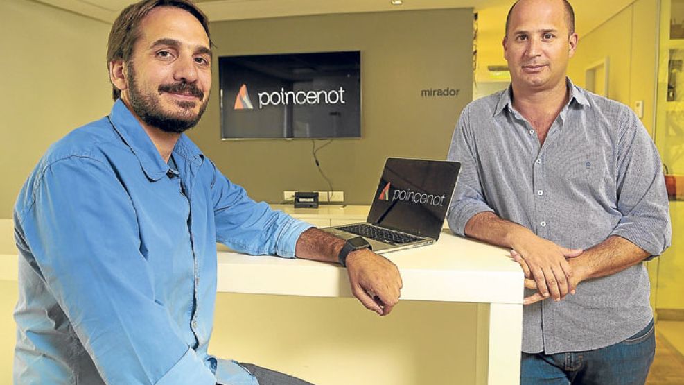 Otro credito. Vázquez y López, en los estudios de Poincenot, donde crean servicios financieros digitales.