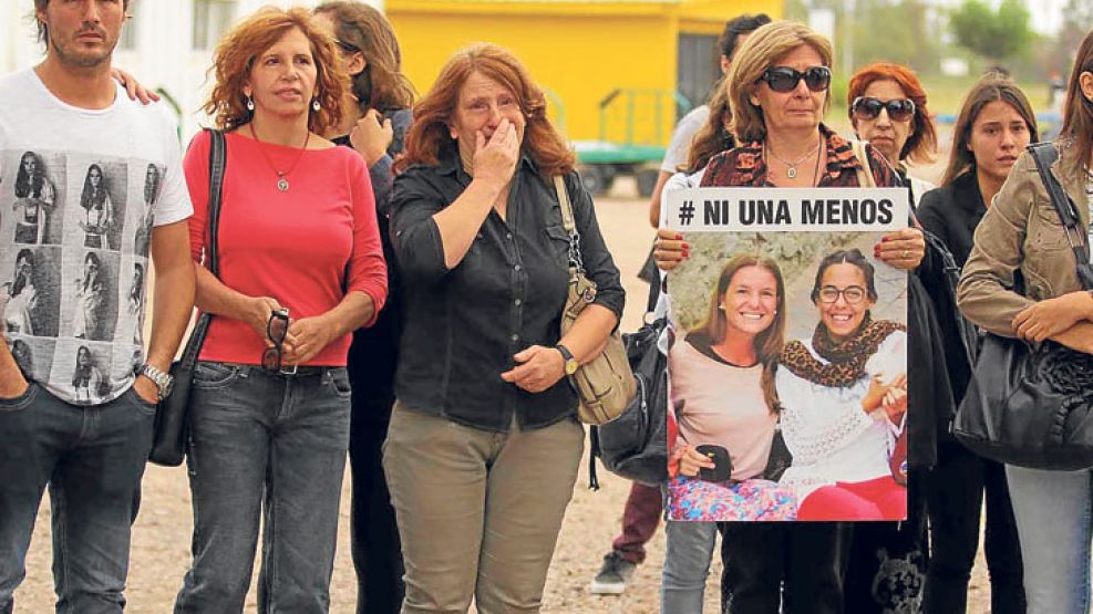 Descanso final. Familiares, amigos y allegados despidieron a María José Coni y Marina Menegazzo. 
