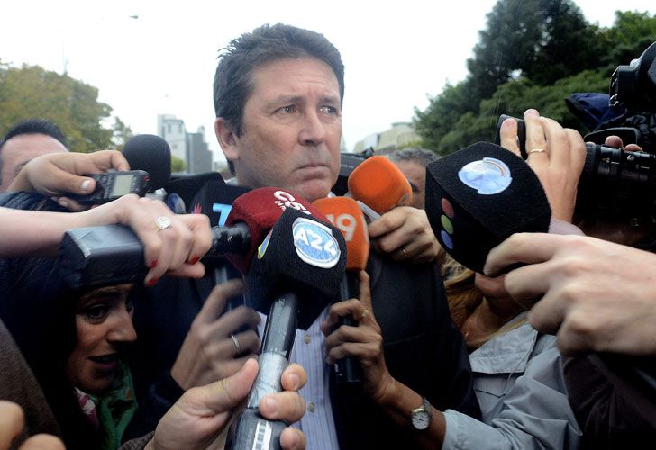 Rossi fue acosado por la prensa congregada en el lugar.