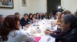 La expresidenta Cristina Fernández de Kirchner mantuvo una reunión con miembros del bloque del FPV.