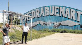 CINE. En el galpón Piedrabuenarte esperan con ansias la función.