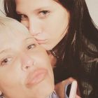 Nazarena y Barbie Velez