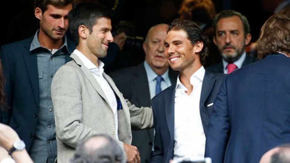 Novak Djokovic y Rafael Nadal, unidos por el fútbol.